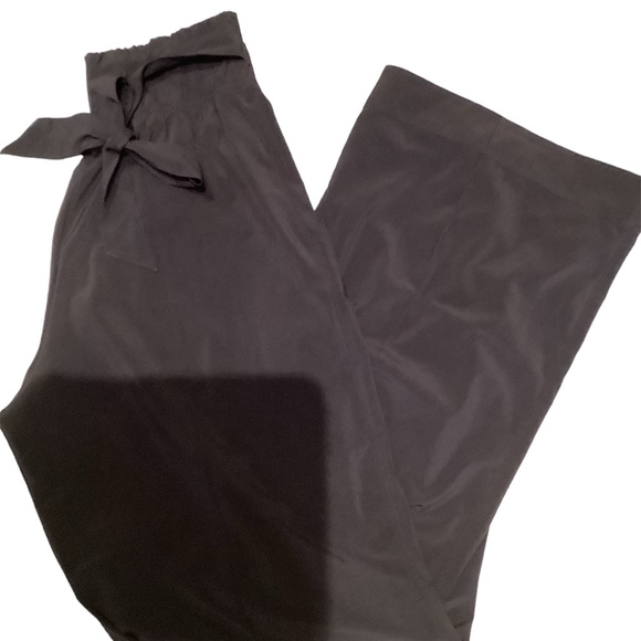 Lululemon ‘Noir’ Pants - Size 2 - Picture 2 of 6